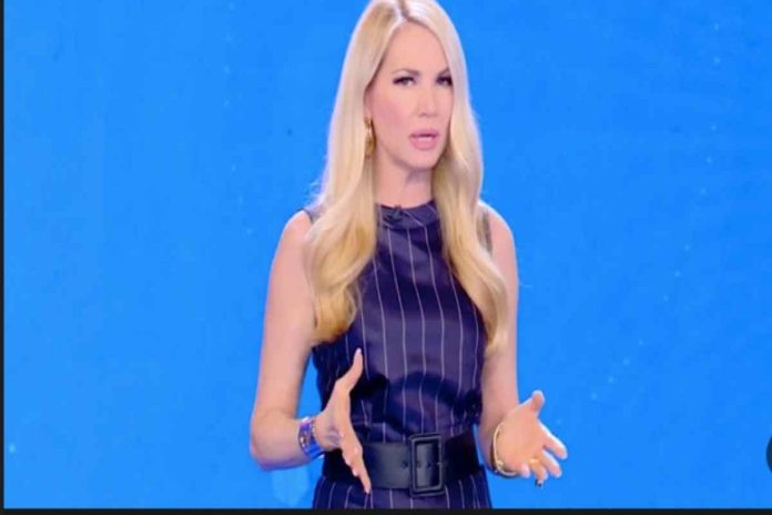 Federica Panicucci Mattino Cinque